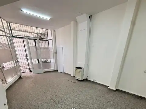 Oficina 7 ambientes con 3 baños