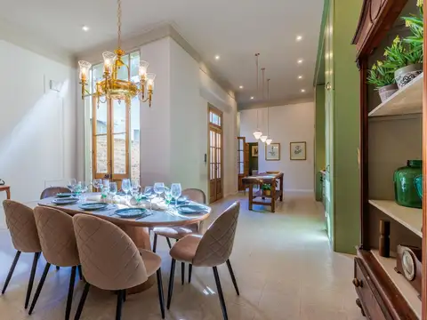 CASA DE 3 DORMITORIOS CON PATIO Y PARRILLERO EN PICHINCHA - RECICLADA A NUEVA