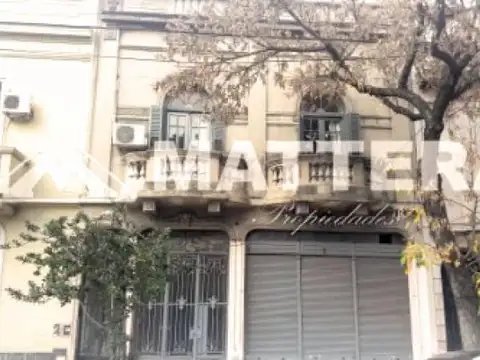 CASA DE 7 AMBIENTES CON PATIO Y TERRAZA A LA VENTA. ZONA BARRACAS