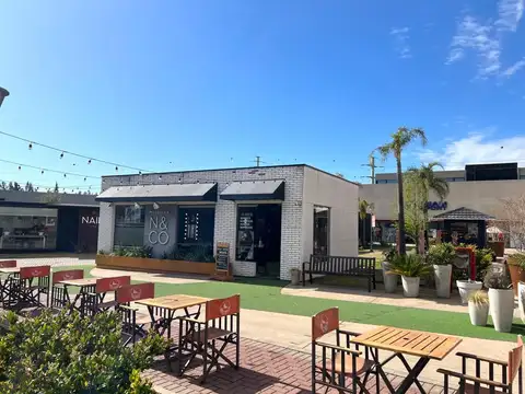 Fisherton Plaza Open Mall