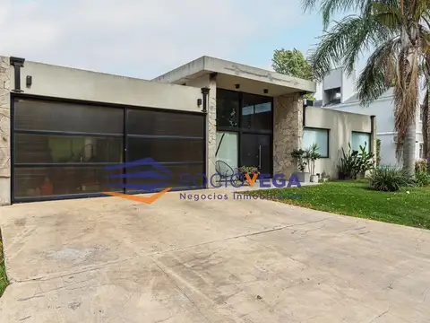 Casa 5 ambientes con 4 baños