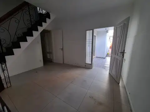 Alquiler Dpto interno de 3 dorm y Patio