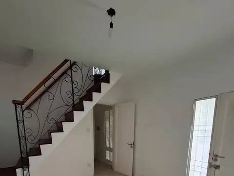 Depto Tipo Casa en Alquiler 46 años