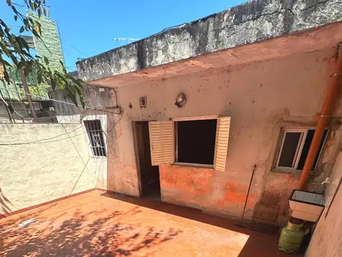 Depto Tipo Casa 2 ambientes con 1 baño