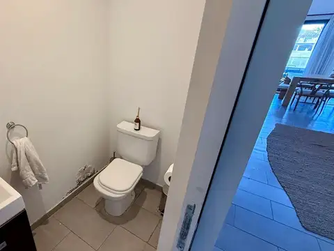 VENTA CASA 4 AMB A LA LAGUNA EL CANTON NORTE