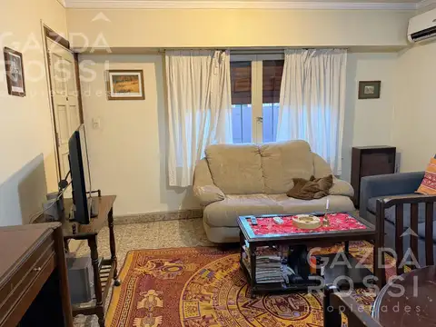 Casa 5 ambientes con 2 baños