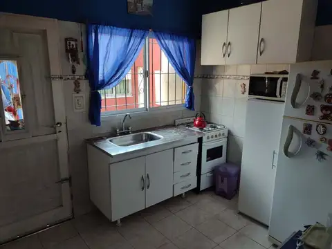 Casa 3 ambientes con 2 baños