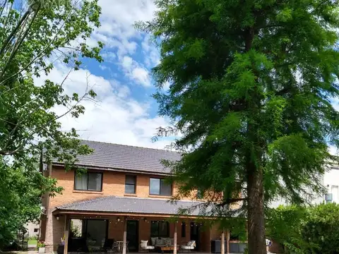 Casa en VENTA/ALQUILER BARRIO SEPTIEMBRE EXCELENTE ESTADO