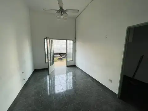 Depto Tipo Casa 2 ambientes con 1 baño