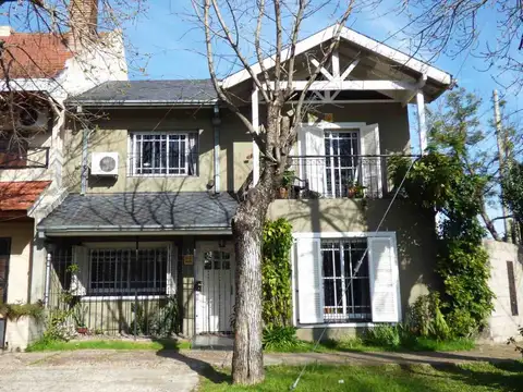 Casa de 6 ambientes en venta en Lomas de Zamora
