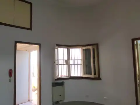 Almafuerte 2600, Piso PB