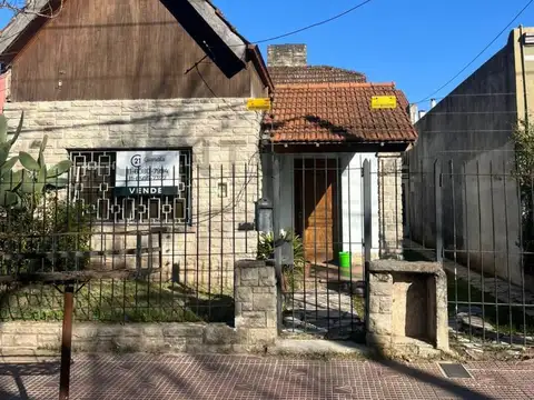 Casa de 5 Ambientes a Reciclar en Victoria