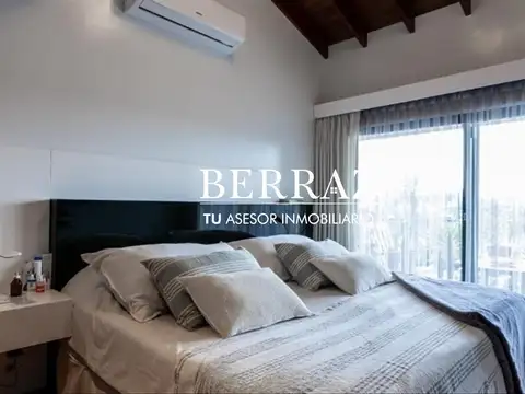 Casa en Venta con 4 cocheras