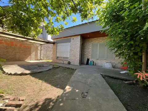 Casa 3 ambientes en venta en Merlo