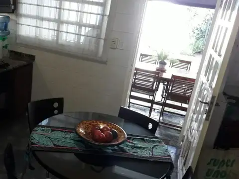 Depto Tipo Casa 4 ambientes con 3 baños