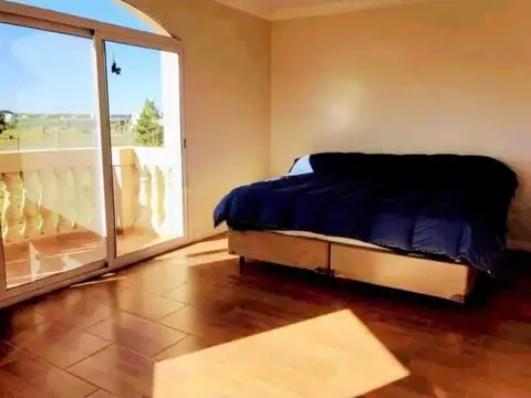 Casa en Venta con 6 cocheras