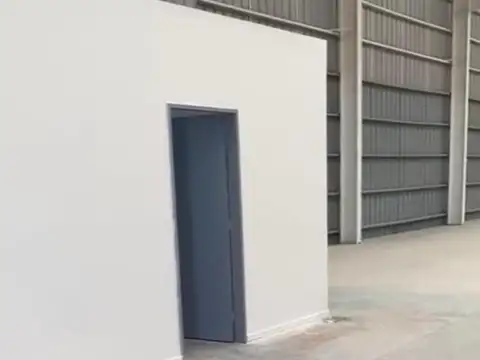 Nave industrial/ galpón en polo 52