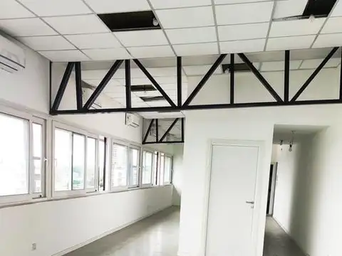 Unica Oficina Amplia en alquiler centrica en belen de escobar 90 m2