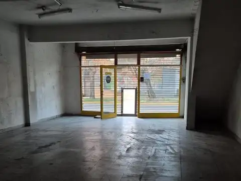 SE ALQUILA LOCAL DE COMERCIO FRENTE A CALLE NOGUERA
