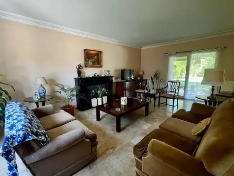 Casa  en Venta en Septiembre, Escobar, G.B.A. Zona Norte