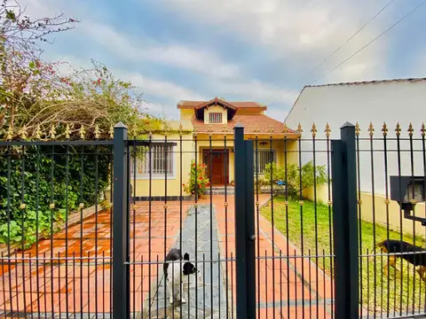 Casa 4 ambientes en venta Ituzaingó Norte