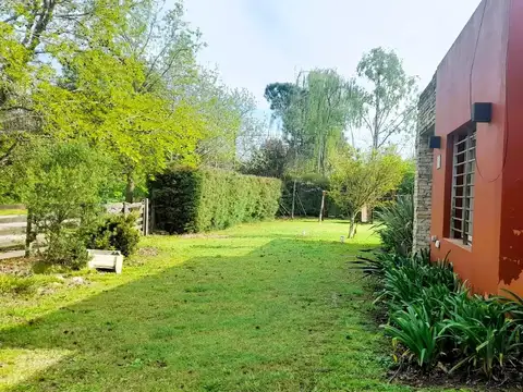 VENTA Casa, 3 dorm, 1500 m2 de jardin, calle Ricardo Guiraldes al 300, Parque Sakura