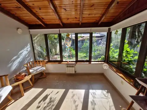 Casa 5 ambientes con 4 baños