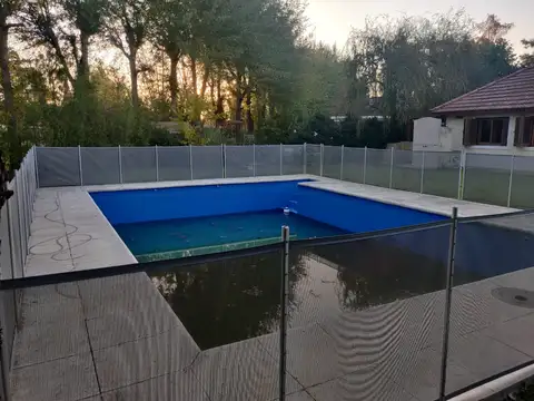 Casa en Venta con 3 cocheras