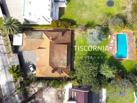Casa en Venta con 7 cocheras