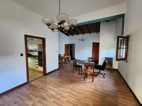 Casa 6 ambientes con 3 baños