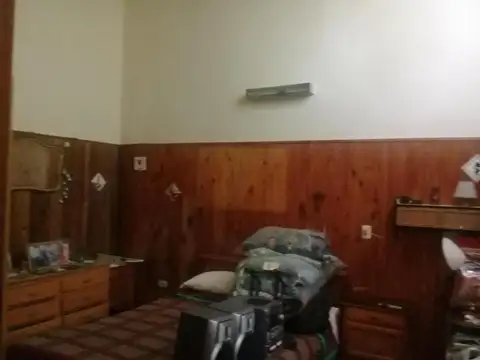 Retasado! Casa y Local Zárate centro