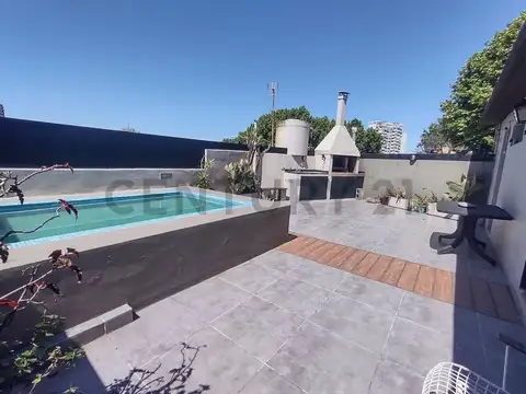 Oportunidad Venta casa con espacio de trabajo independiente, terraza privada, parrilla y pileta urba