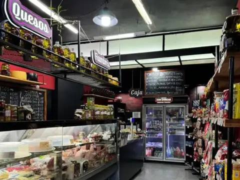 Hipolito Yrigoyen  al 3700