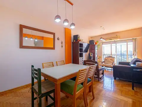 VENTA DEPARTAMENTO TRES AMBIENTES CON COCHERA CABA