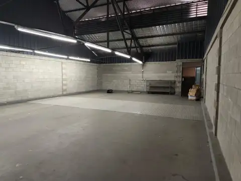 MUY BUEN Depósito - SIN columnas - Amplia superficie - Excelente estado  