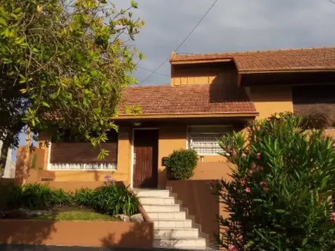 VENTA HERMOSO CHALET EN PUNTA MOGOTES