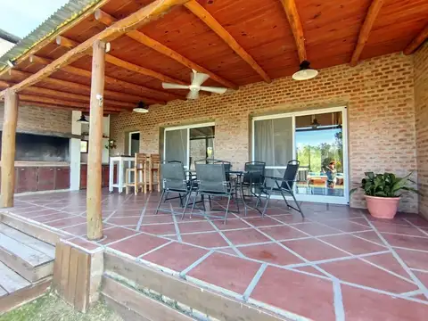 QUINTA CON GRAN PATIO VERDE en ARROYO LEYES