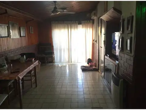 Casa 6 ambientes con 1 baño