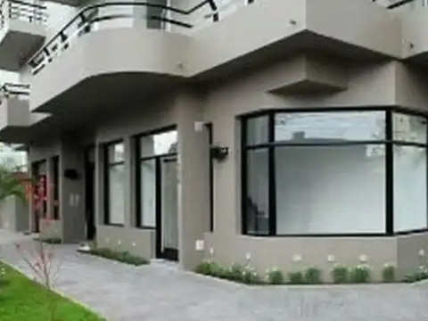 Local esquina Caseros centro frente a club JJ Urquiza - Sportclub