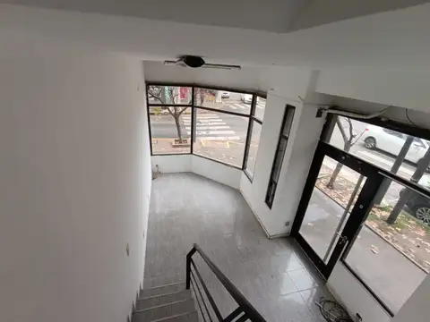 Local esquina Caseros centro frente a club JJ Urquiza - Sportclub