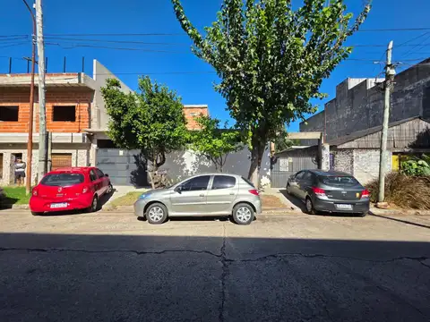 En Venta En Caseros Lote De 196m Con Losa F: 10390