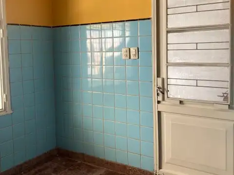 Depto Tipo Casa en Venta en Temperley, USD 55.000