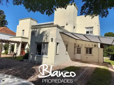 Casa 6 ambientes con 3 baños