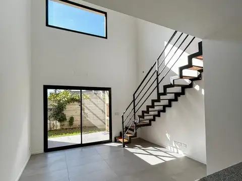 General Lamadrid 200