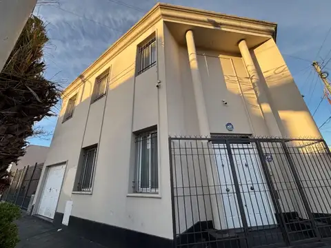 Depto Tipo Casa en Venta con 1 cocheras