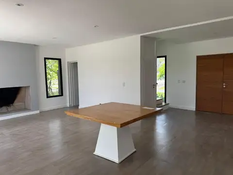 Casa en Alquiler en El Canton - Norte, USD 1.900