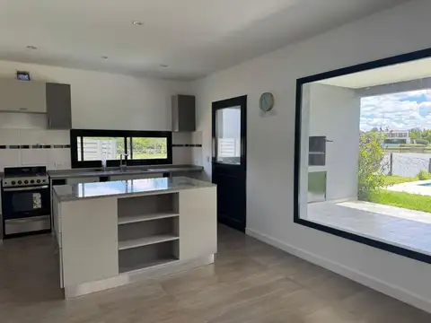 Alquiler Anual  casa a la laguna , Canton Norte