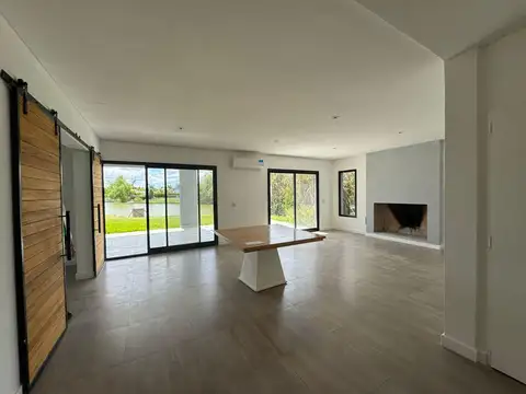 Casa en Alquiler de 3 dormitorios