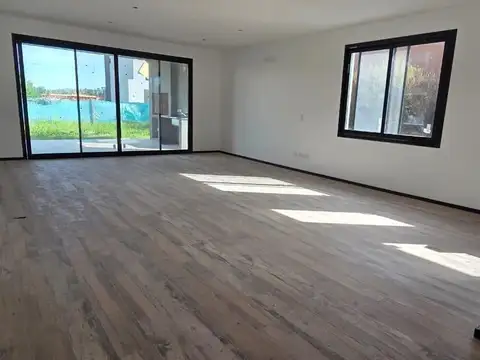 Casa en Venta en Vila Marina, USD 295.000