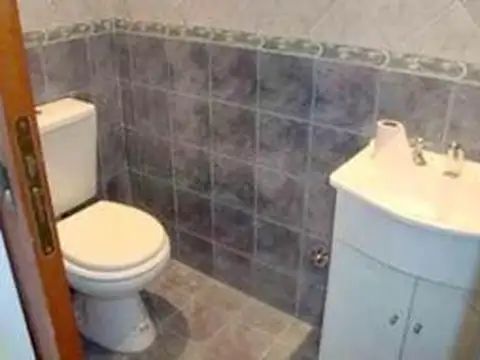 Depto Tipo Casa 3 ambientes con 2 baños